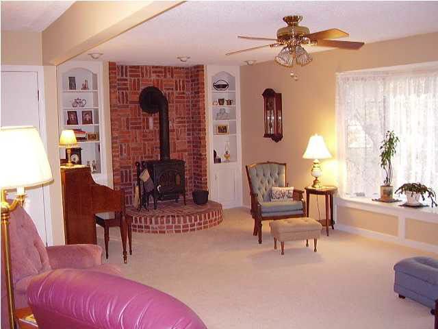 806 S West Rd, Newton, KS 67114
