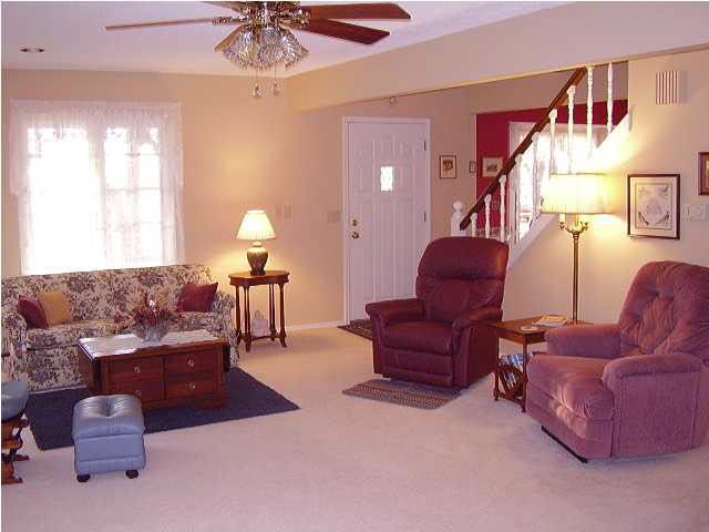806 S West Rd, Newton, KS 67114
