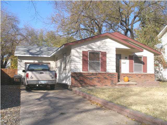 118 W Helbert, Mulvane, KS 67110