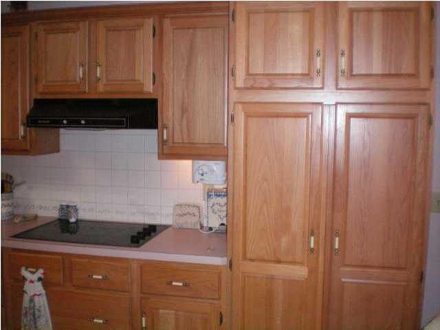 8018 E Levitt Dr, Wichita, KS 67207