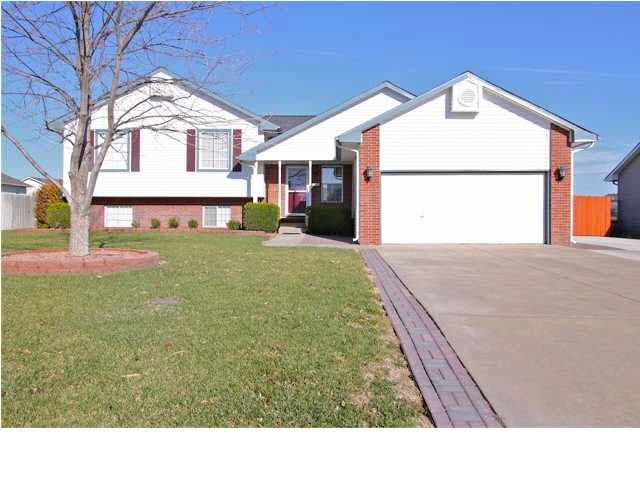 404 Showalter St, Rose Hill, KS 67133