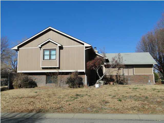 2201 N Fallen Tree Ct, Derby, KS 67037