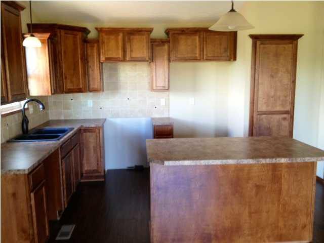 3107 N Rough Creek, Derby, KS 67037