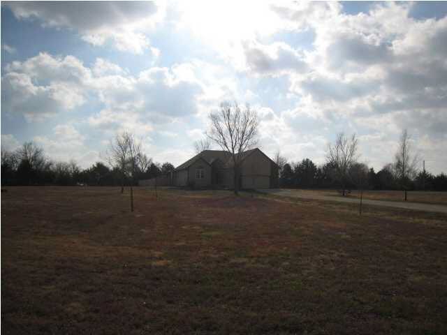 1601 N Single Tree, Andover, KS 67002