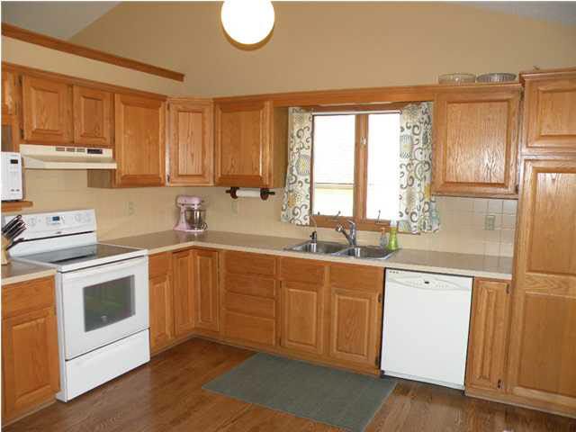 124 E Buckthorn, Derby, KS 67037