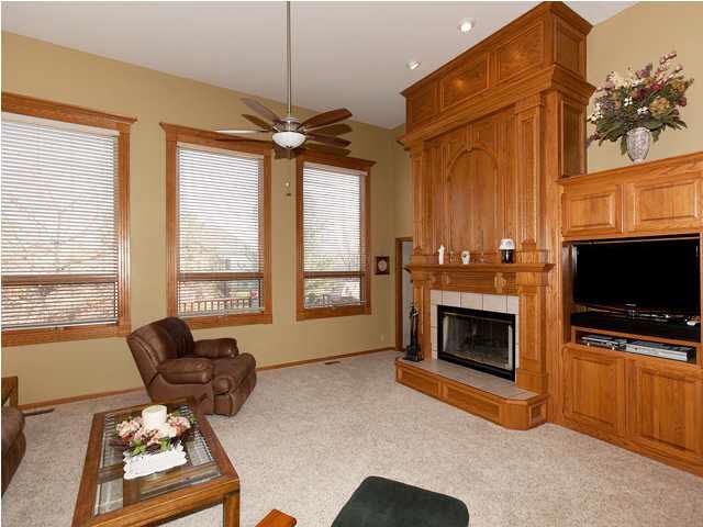 628 N Glendevon Ct, Andover, KS 67002