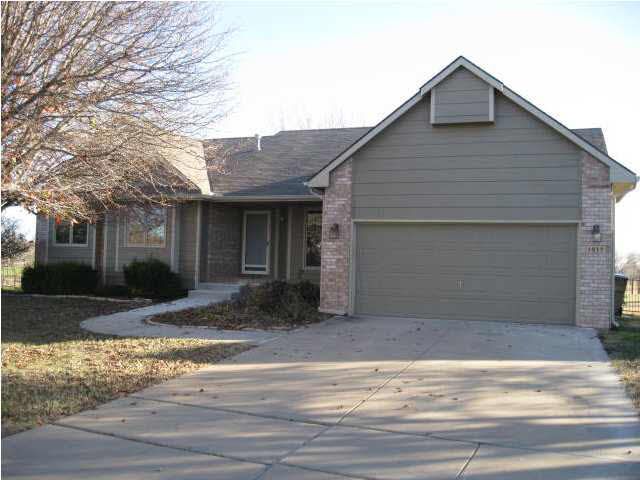 1017 Walnut Ct, Andover, KS 67002