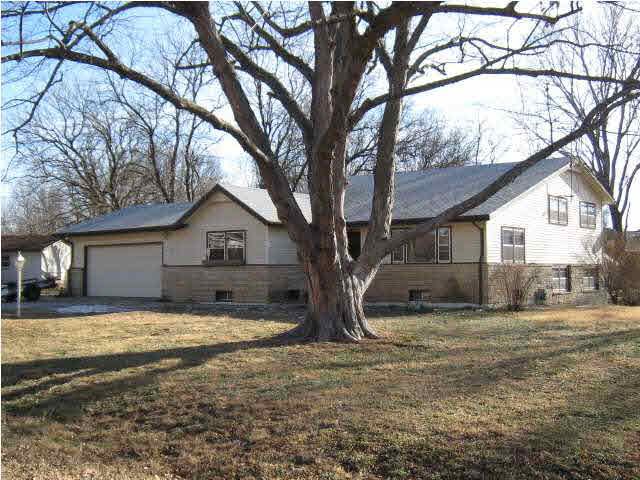 19 N Circle Ct, Mulvane, KS 67110