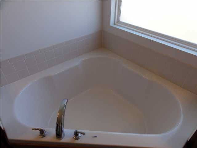 2537 E Ventnor Ct, Park City, KS 67219