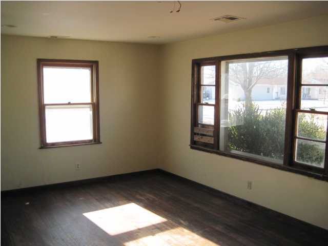 244 W 33rd St S, Wichita, KS 67217