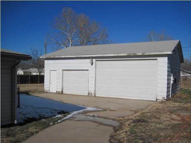 244 W 33rd St S, Wichita, KS 67217