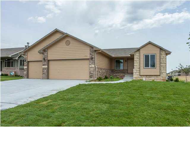 1712 E Aster St, Andover, KS 67002