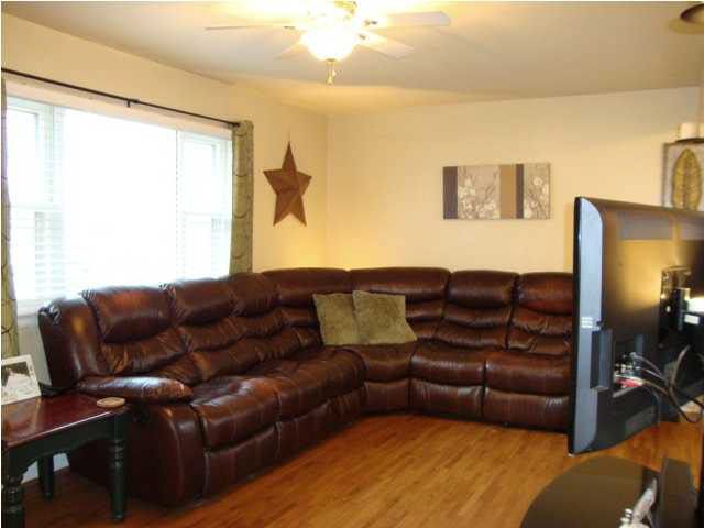 440 N Joann St, Wichita, KS 67203