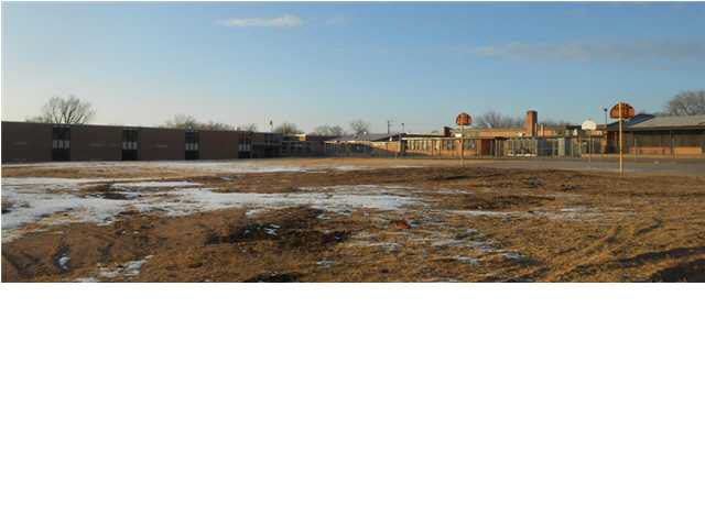 2821 E 24th St, Wichita, KS 67219