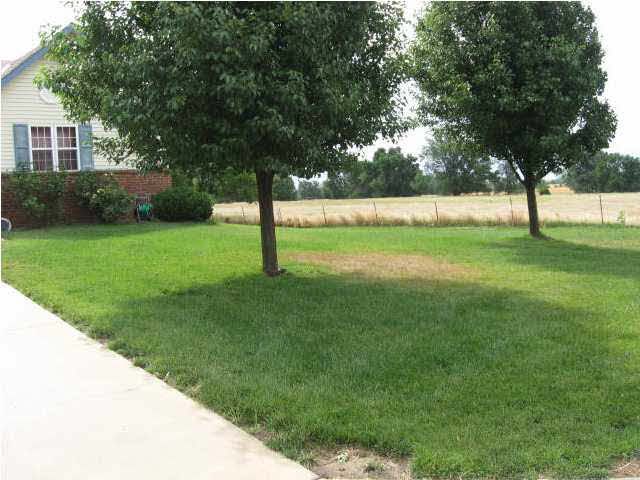 407 S Bennett St, Conway Springs, KS 67031