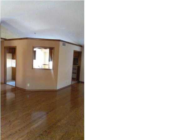 320 W Fieldstone, Valley Center, KS 67147