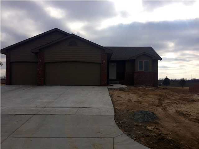 12339 E Willowgreen Ct, Wichita, KS 67207
