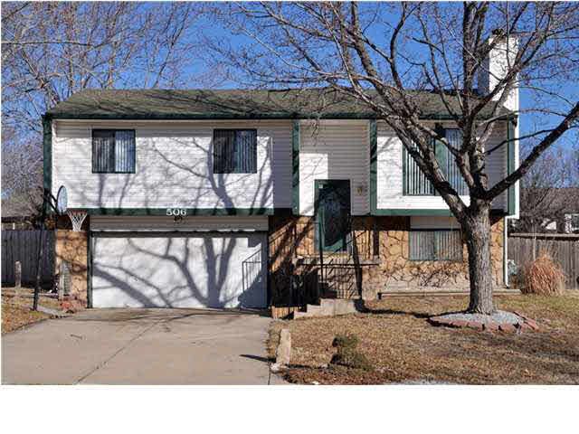 506 E Pecan Ln, Derby, KS 67037