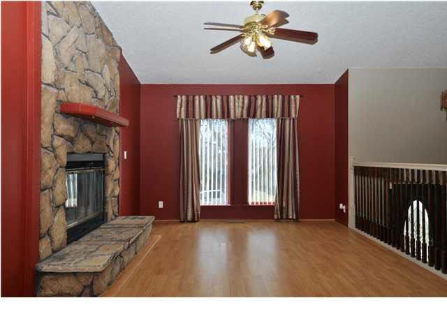506 E Pecan Ln, Derby, KS 67037