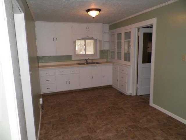 923 E 7th, Newton, KS 67114