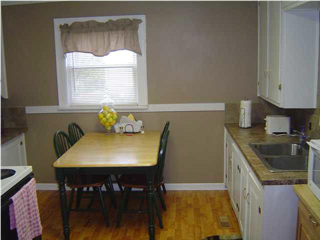 612 N Custer Ave, Wichita, KS 67203