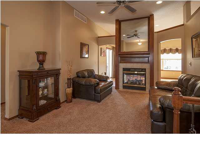 419 E Quail Ridge Ct, Mulvane, KS 67110