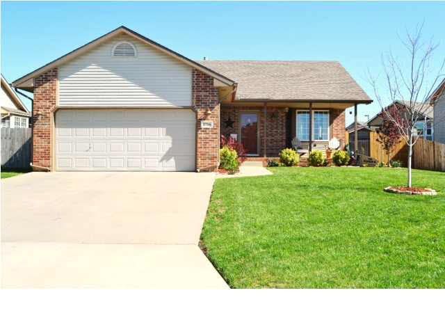 2716 Rushwood Dr, Augusta, KS 67010