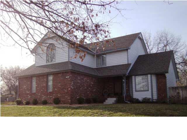 1213 E James St, Derby, KS 67037