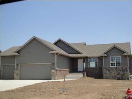 10908 Hampton Lakes Ct, Maize, KS 67101