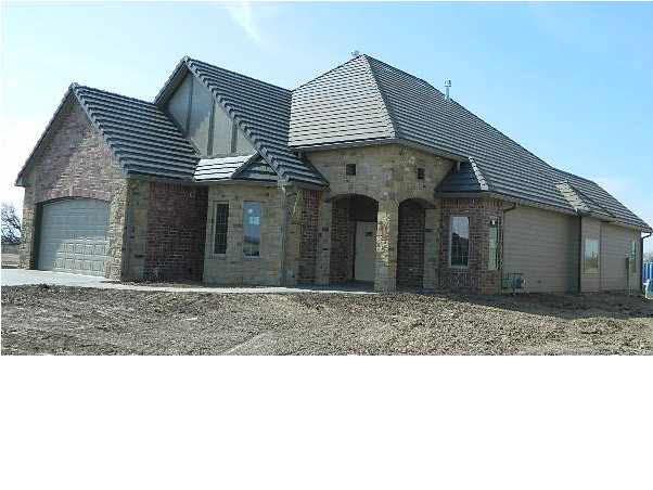 5075 E Hampton, Bel Aire, KS 67726