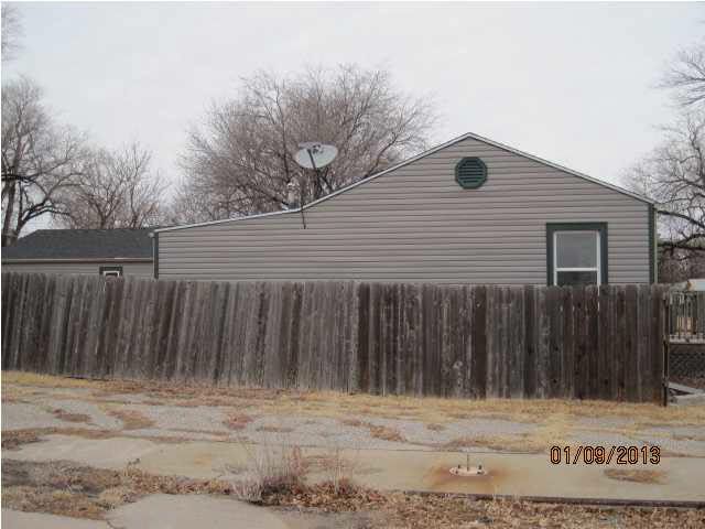 715 N Georgie Ave, Derby, KS 67037