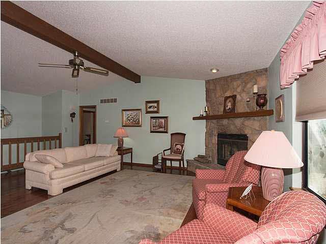501 E Pecan Ln, Derby, KS 67037