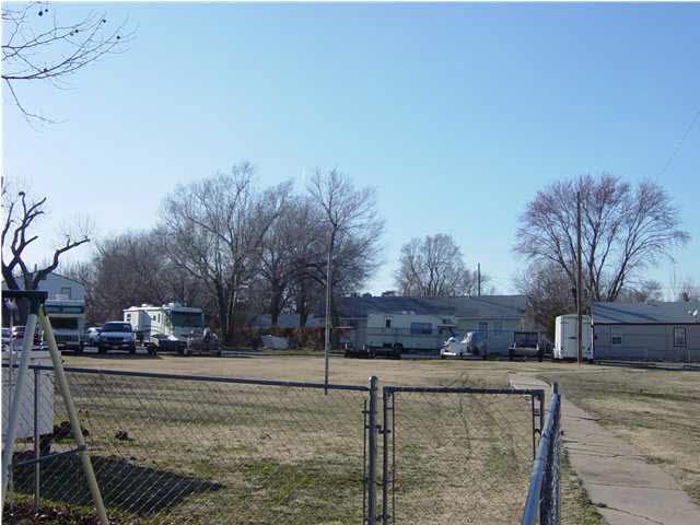 1411 S Pershing, Wichita, KS 67218