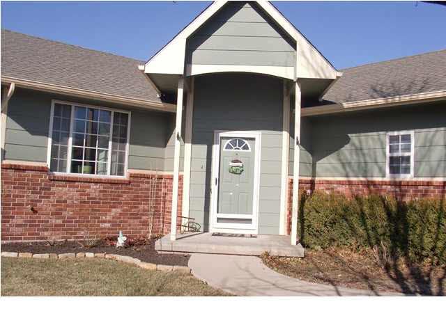 5122 E 48th St N, Bel Aire, KS 67220