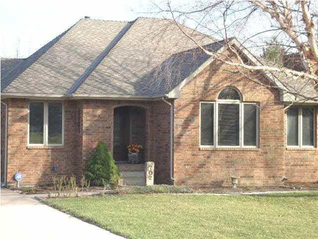 702 N Trail Dr, Mulvane, KS 67110