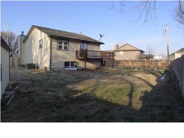 109 N Queen, Maize, KS 67101