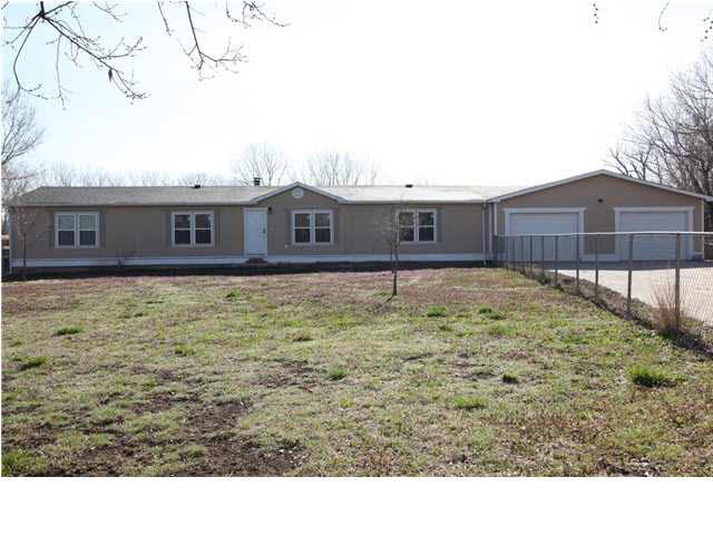 11398 SW Thunder Rd, Augusta, KS 67010