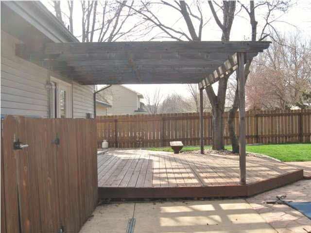 1418 E Brendonwood, Derby, KS 67037