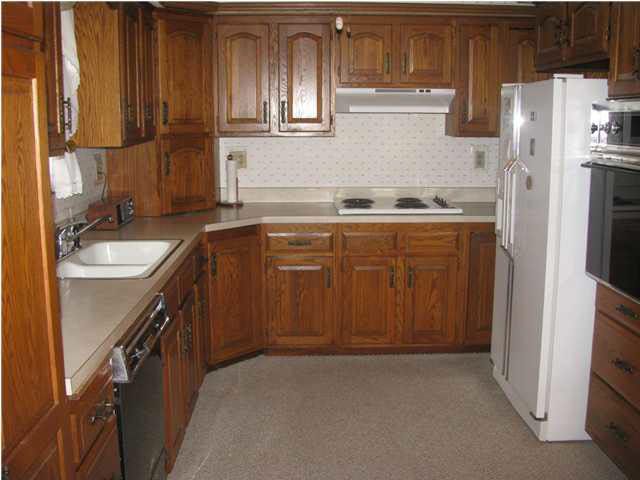 1319 E Riley, Haysville, KS 67060