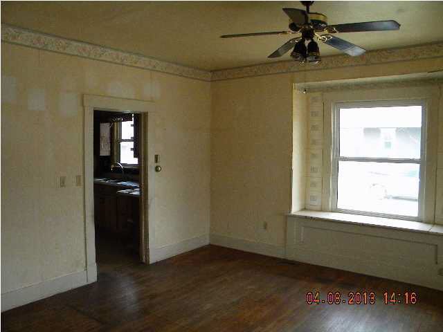 426 W 7th, Newton, KS 67114