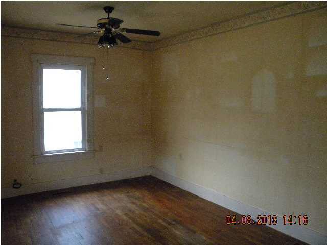 426 W 7th, Newton, KS 67114