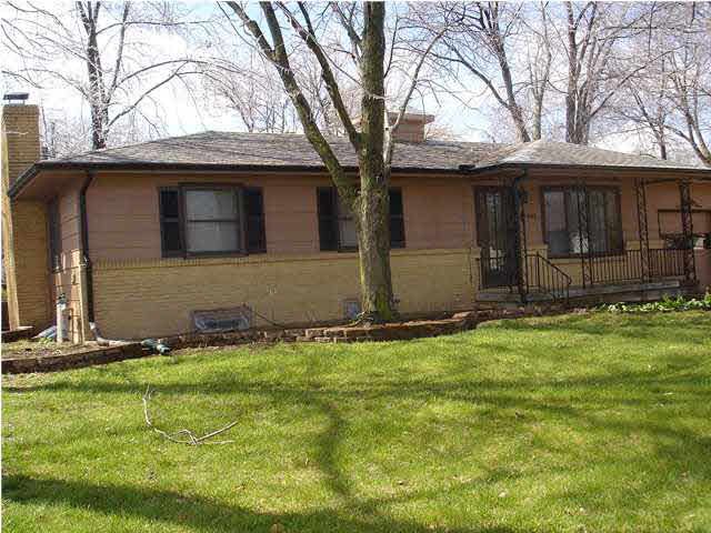 305 Brookside Dr, Newton, KS 67114