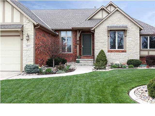 2313 N Fairway Ct, Derby, KS 67037