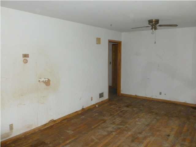 809 Fairview Ave, Newton, KS 67114