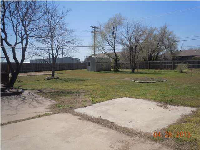 453 S Meadowhaven, Wichita, KS 67209