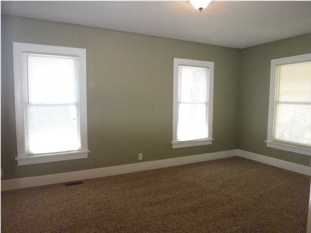 122 S Ash Ave, Valley Center, KS 67147