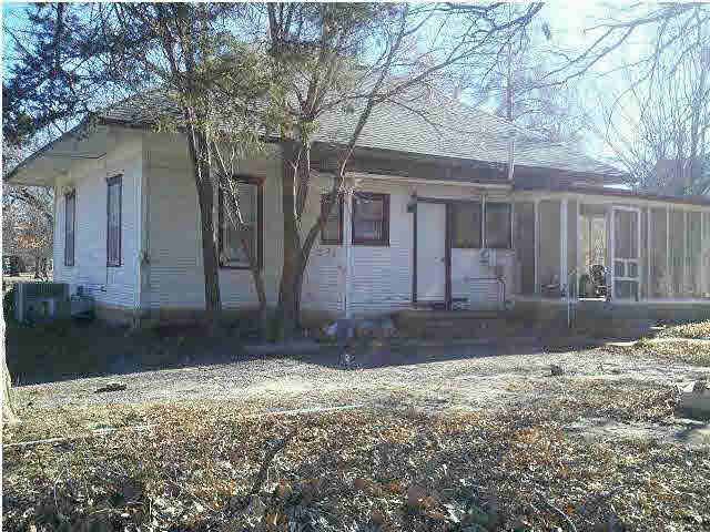 104 S Cranmer, Conway Springs, KS 67031