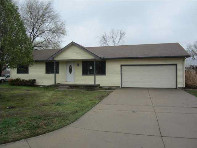 819 E Karla Ave, Haysville, KS 67060