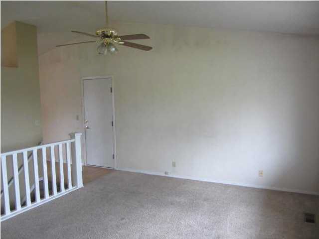 819 E Karla Ave, Haysville, KS 67060