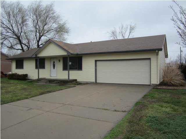 819 E Karla Ave, Haysville, KS 67060